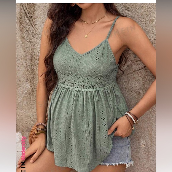 SHEIN Tops - SHEIN Women’s Solid Color Lace Camisole